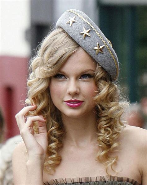 Taylor Swift Long And Updo Hairstyles ~ Etcetera Etcetera