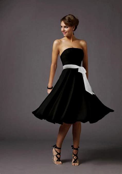 Attractive Black And White Dress To Add Glamour To Ur Wardrobe
