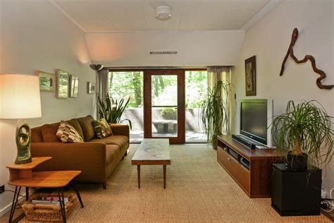 Own An Award Winning Mid Century Glass House For Just 619k Mid Century Living Room Glass