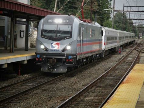 Septa Siemens Acs 64 At Fern Rock Train Siemens Ferns