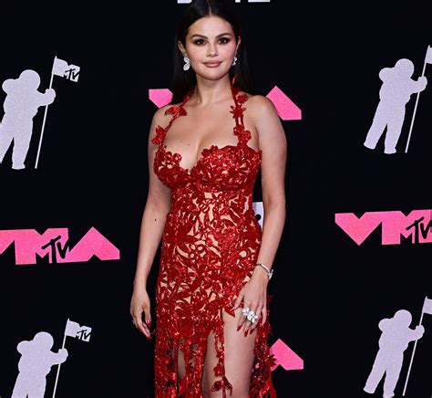 Selena Gomez Wears Busty Gown On Victorias Nudeshots Hot Sex Picture