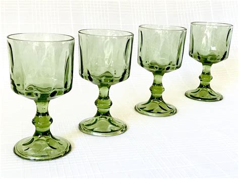 Rare Hazel Atlas Eldorado Green Raindrop Dot Wine Glasses Set Of Four