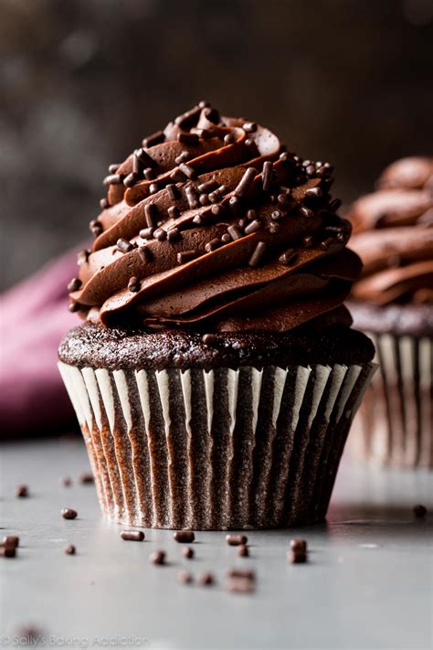 See full list on foodnetwork.com Super Moist Chocolate Cupcakes | Sally's Baking Addiction | Bloglovin'