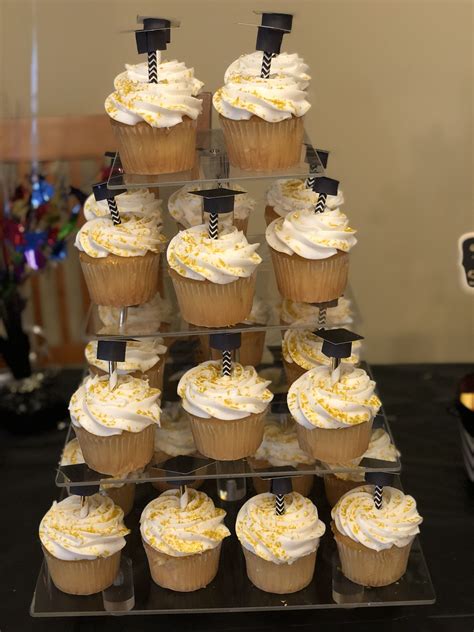 It's summer and the backyard is very welcoming and a great way to entertain. Pin by Angela Torres on Graduation decorations diy | Diy ...