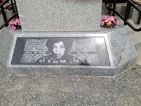 Visit Jimi Hendrix Memorial Grave In Seattle Expedia