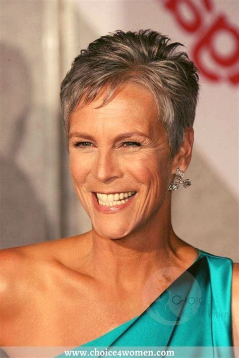 15 Hottest Short Hairstyles For Women Over 50 To Look Younger