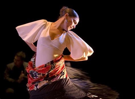 Flamenco Dancer Rafaela Carrasco Moda De Baile Vestido De Baile Bailarines De Flamenco