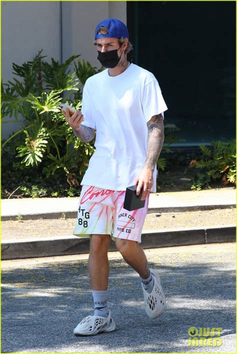 justin bieber holds hands with hailey after a tuesday lunch date photo 1297329 photo gallery