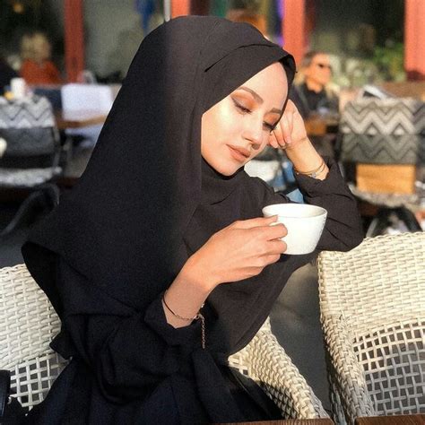 Tracie Adl Kullan C N N Hijab Fashion Panosundaki Pin Bohem K Zlar Islami Moda M Tevaz Moda