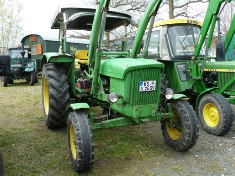 John Deere steht bei der Oldtimerausstellung der Traktor-Oldtimer