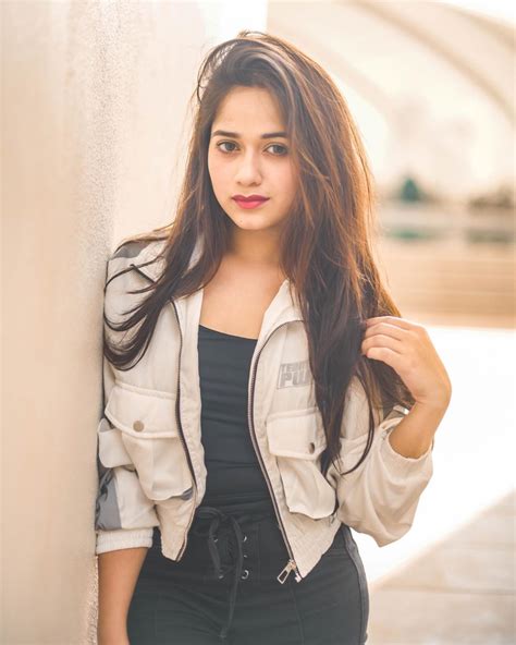 Jannat Zubair Hot And Sexy Photos जन्नत ज़ुबैर रहमानी हॉट अवतार