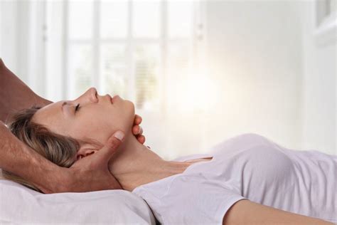 what is a holistic chiropractor stuart spine center