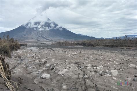 Gunung Semeru Erupsi Lagi Sinyal Masa Tanggap Bakal Diperpanjang Genpi Co Jatim