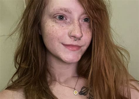 Amber Stark On Twitter No Makeup Or Glasses Or Even Bangs In This Pic Just Me Stopping In