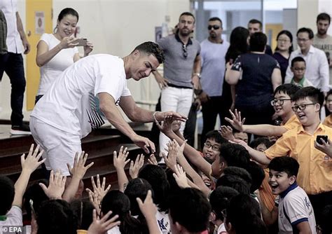 Cristiano Ronaldo Delights Hundreds Of Fans With Surprise Appearance In