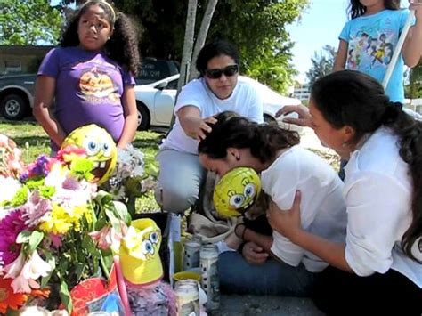 Bombardeo Víctima Esposa Madre Llora La Muerte De Su Hijo Intensivo