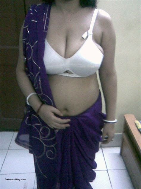 See Gold Bra Worn Indian Aunty Hot Dance Porn For Free