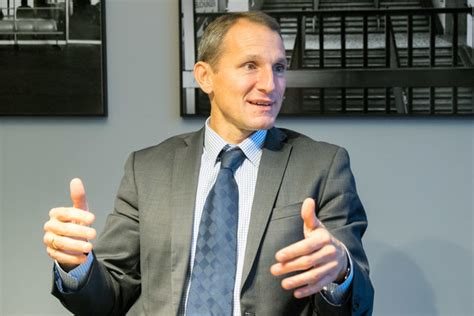 Quartalszahlen bei erste group bank stehen an. Erste Bank-Chef Stefan Dörfler: "Ein Bank überfällt heute ...