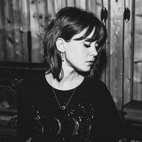 Maisie Peters Releases Heartbreaking Ballad Daydreams Echo