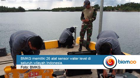Bmkg memperkirakan pada hari lebaran 2021 berpotensi hujan lebat disertai angin kencang di sejumlah wilayah indonesia. Pasca Tsunami Selat Sunda, BMKG Pasang 26 Alat Sensor ...