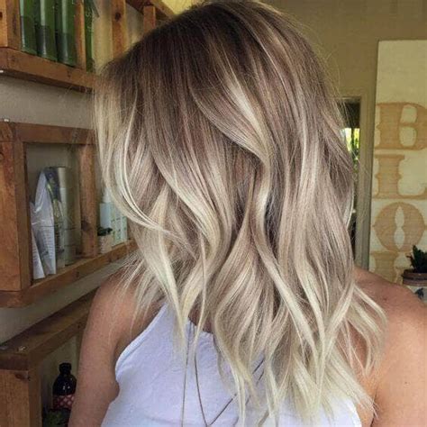 24 Bombshell Blonde Balayage Hairstyles That Are Cute And Easy