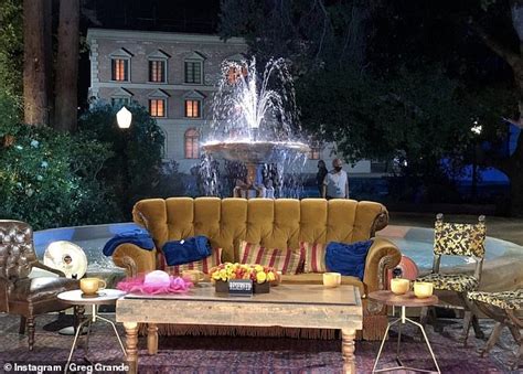 Sky and now will be there for you, bringing uk fans the friends reunion they've been waiting for. Friends reunion: Set decorator hints the filming has started with snap of iconic fountain set ...
