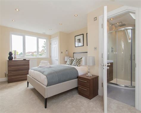 To be able to slip from your bedroom straight into a beautifully designed bathroom is a huge advantage. Tiny Ensuite Home Design Ideas, Pictures, Remodel and Decor