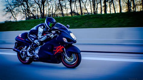 The suzuki gsx1300r hayabusa is a sport bike motorcycle made by suzuki since 1999. Suzuki Hayabusa GSX 1300 R | German Highway Top Speed ...
