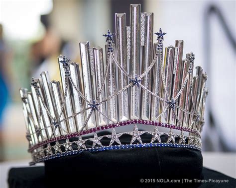 Miss Usa Crown By Dic Pageant Sashes Pageant Crowns Tiaras And Crowns