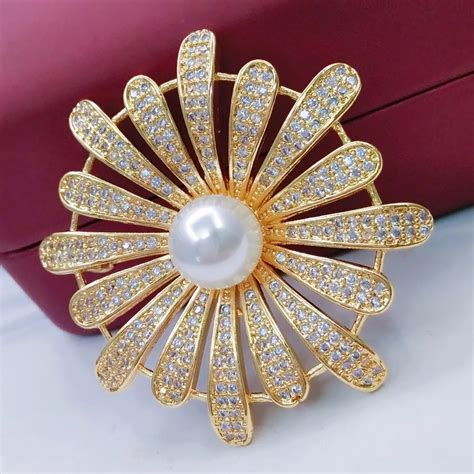 Best Selling Gold Color Pins Brooches For Women European Fashion Flower Brooch Pin Cz Jewelry