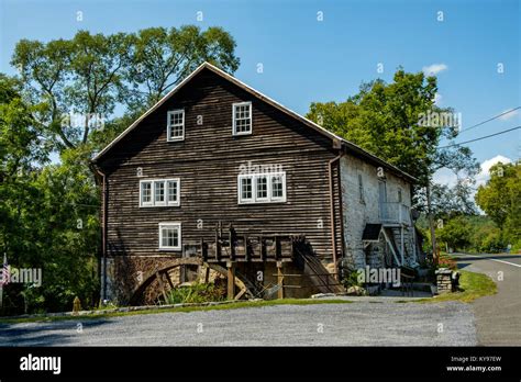 Old Mill Grill Hi Res Stock Photography And Images Alamy