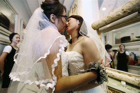 Li Tingting A Lesbian Campaigner For Womens Rights Marries Her