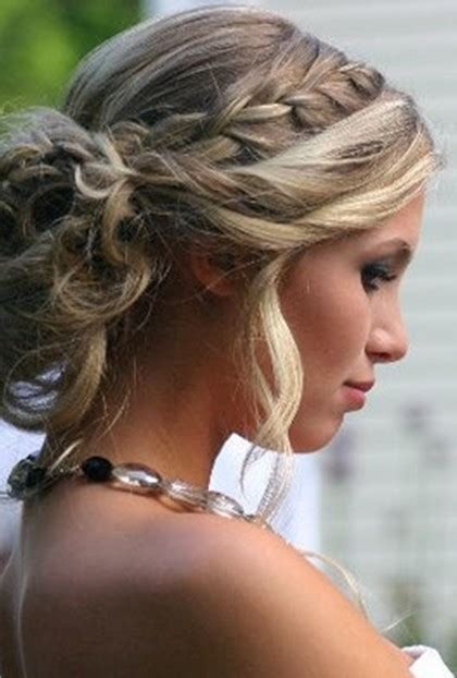 Formal Hairstyles To Make You The Belle Of The Ball