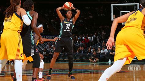 New York Liberty Forward Swin Cash Announces Shell Retire Following