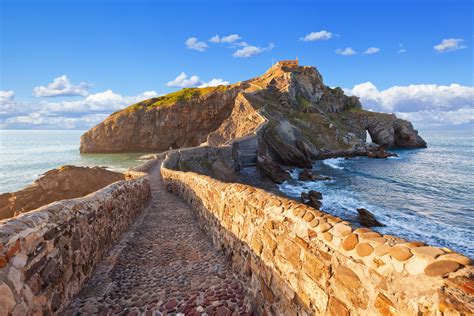 San juan de gaztelugatxe is an hermitage church located in a island in the basquue country, in the bizkaia region. San Juan de Gaztelugatxe, mucho más que la fortaleza de ...