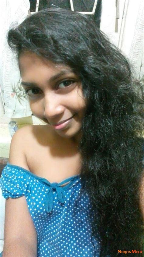 নিজেই নিচ্ছে মজা। গুদ কেলিয়ে মাই চোষা। Amateur Indian Teen Nude Selfie Nirjonmela Desi Forum