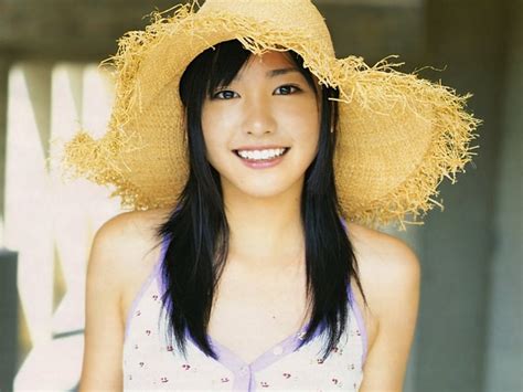Until now she is shy around strangers, which is uncommon for most celebrities. Beautiful Girl Only: Yui Aragaki