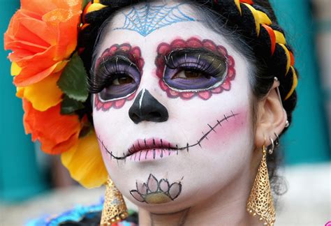 Exploring Day Of The Dead Traditions And The Dia De Los Muertos History Images And Photos Finder