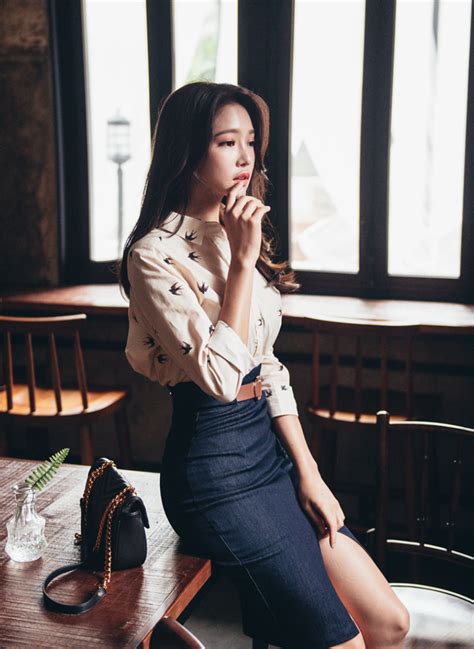 Park Jung Yoon Dark Denim Skirt Bird Blouse Pulsa Unipin