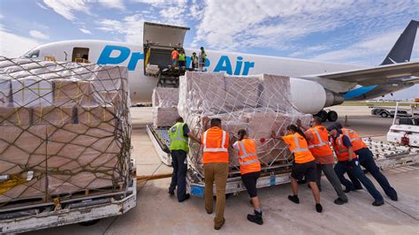 Geekwire Amazon Flies Cargo Plane Into Puerto Rico Loaded With