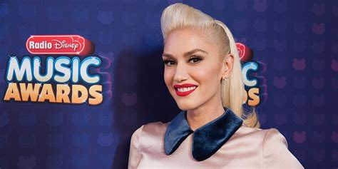 Gwen Stefani Has Curly Brown Hair Now And Everyone Is Freaking Out Self
