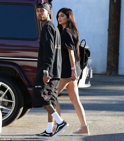 Kylie Jenner Ropes Boyfriend Tyga Into Taking Photos Of Her Outfit