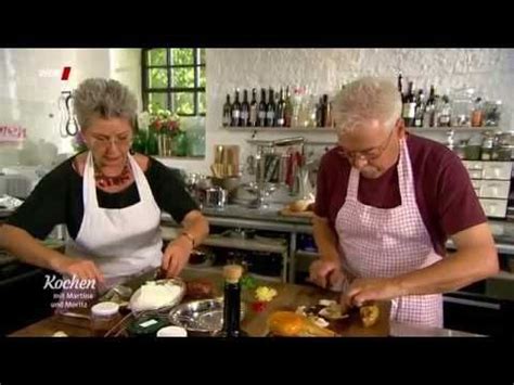 12 äußere wirsingblätter abnehmen, die mittelrippe flachschneiden und kurz in kochendem großmutters. Kochen mit Martina und Moritz:Vielseitige Auberginen - Die ...