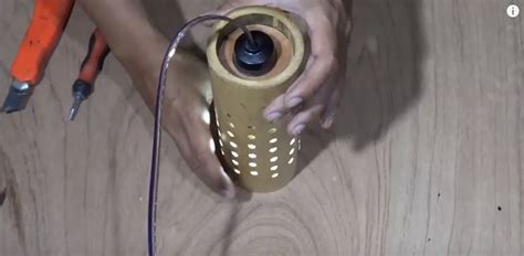 Apabila kamu cukup mahir dalam mengolahnya, berbagai bentuk kerajinan dapat kamu hasilkan. Cara Membuat Lampion dari Bambu Yang Unik Beserta Gambarnya! | Kerajinan Tangan Beserta Gambarnya