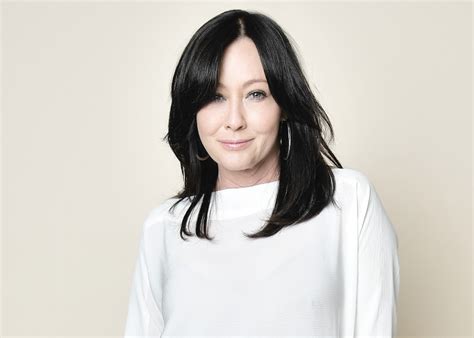 Shannen Doherty Reveals Cancer Has Spread To Her Brain What She S Said About Her Fight