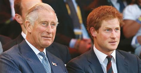 Они поговорили о семье герцога сассекского и сериале «корона». ¿Quién es el papá del príncipe Harry?