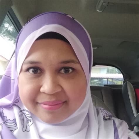 Siti Soraya Lecturer Bachelor Of System Computer And Networking Ministry Of Higher