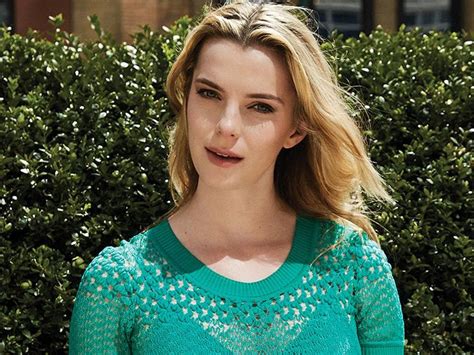 Betty Gilpin Jumps In The Ring For Netflix Series Glow