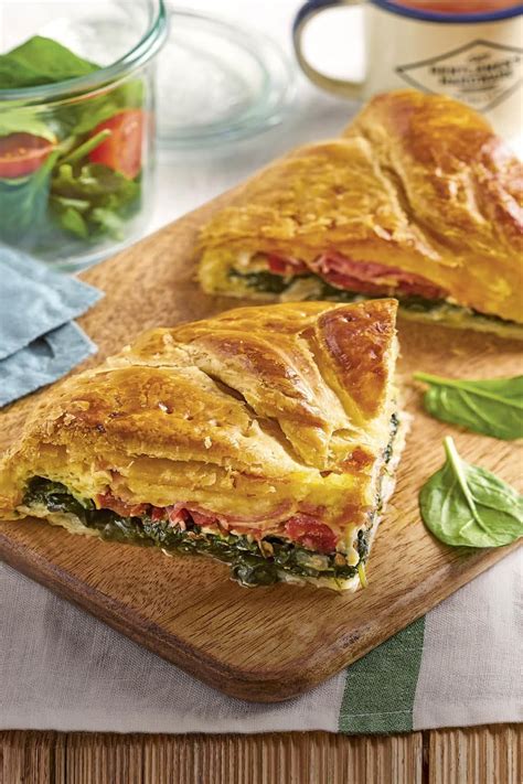 Espinacas, congeladas, picadas u hojas, cocinadas, hervidas, escurridas, con sal tienen 0 miligramos de colesterol y 0,87 gramos de grasa. Pastel de hojaldre con espinacas | Espinacas, Espinacas ...