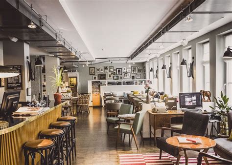 100 wohnzimmer wohnideen inspiriert von glamourösen restaurants bars wohnzimmer wohnideen beau rivage bar. Henri Hotel Hamburg Downtown - das Wohnzimmer mit Bar ...